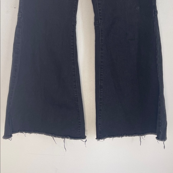 We The Free Just Float On ultra hi rise raw hem wide flared stretch jeans sz 31 - Picture 3 of 7
